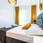 Adriatic Oasis & Marine View Apartment