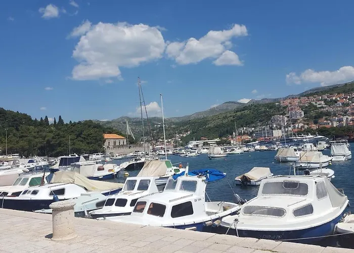 아파트 Adriatic Oasis & Marine View